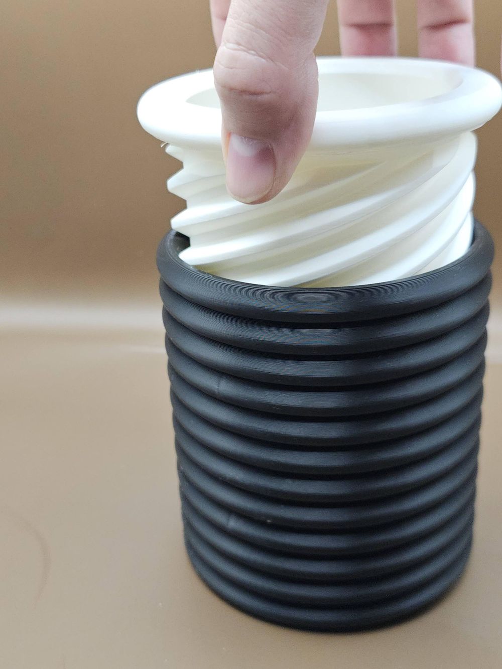 Spinning Plant Pot – Customizable Motion for Your Plants